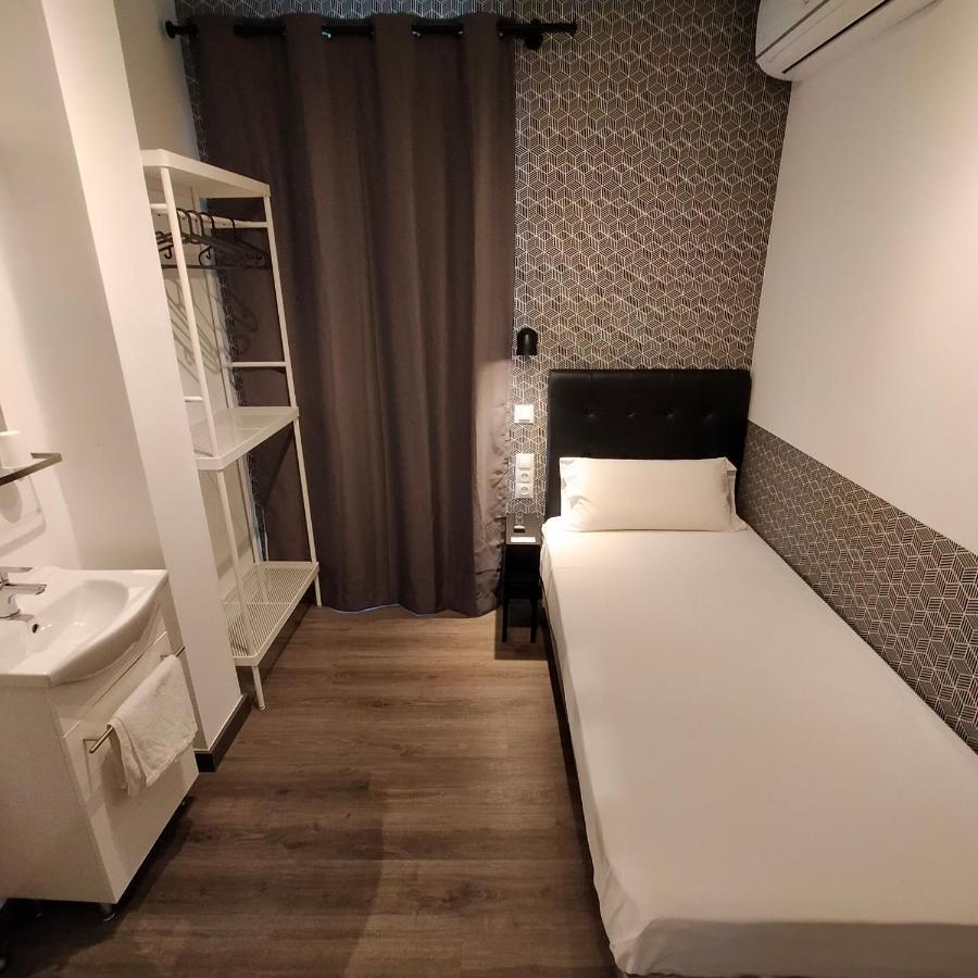 Room Pride Madrid Eksteriør billede